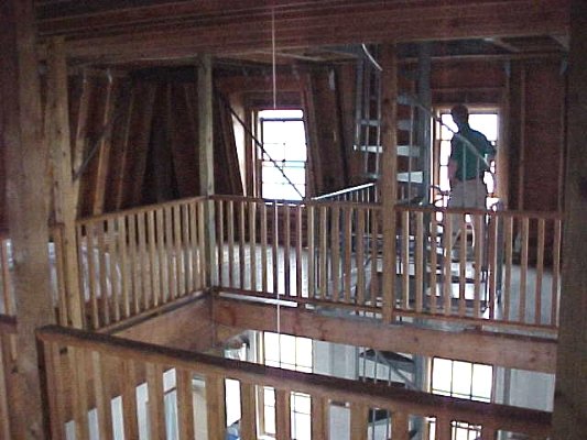2ndfloor.jpg (172793 bytes)